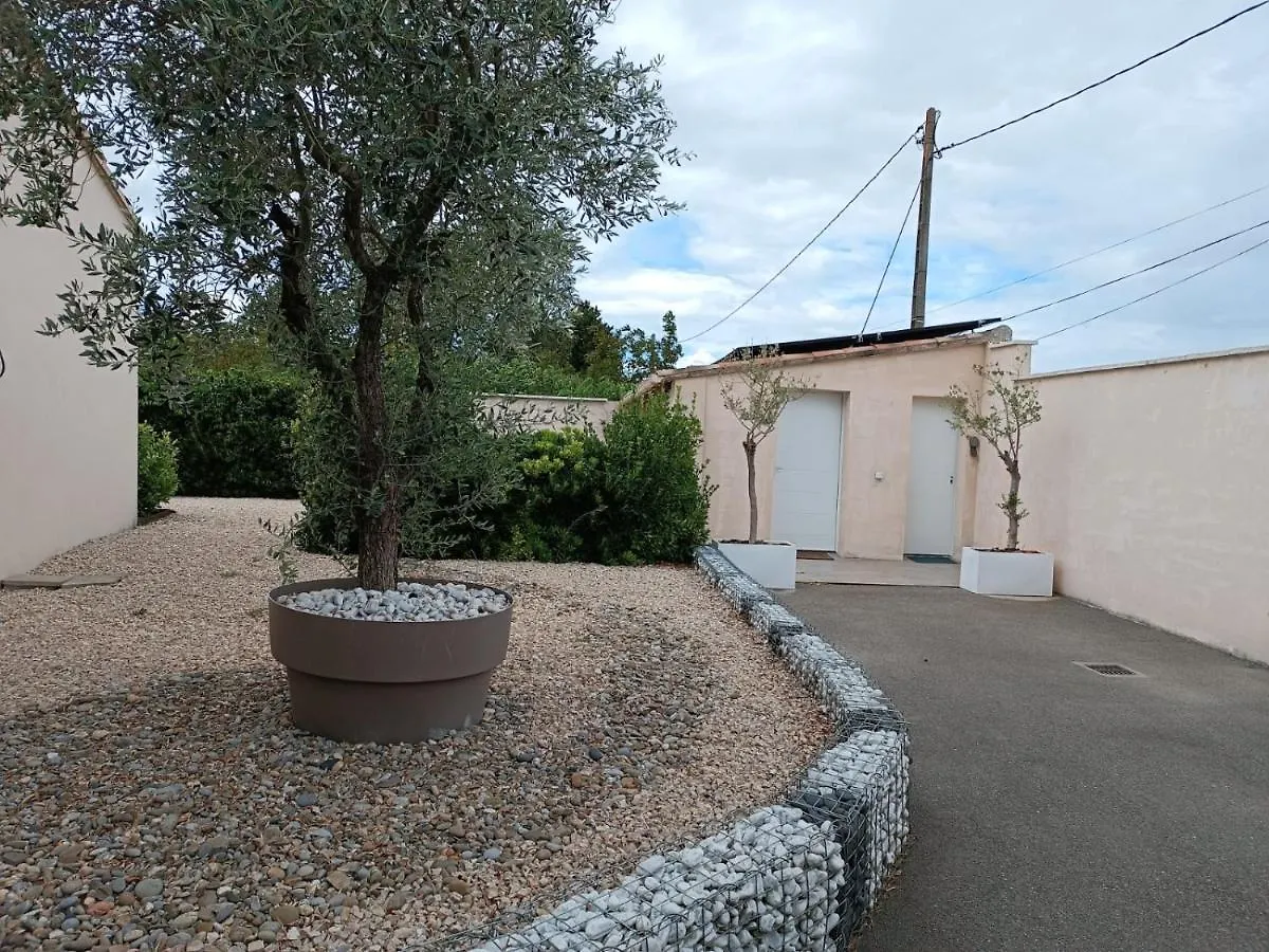 Studio En Provence Avec Acces A La Piscine De La Propriete Velleron Francie